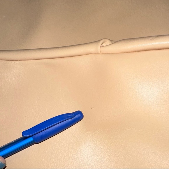 Victoria's Secret Rich Cream Color Purse - NWT - Picture 6 of 6